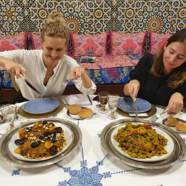 moroccotrip advisor happy travellers eating Moroccan food